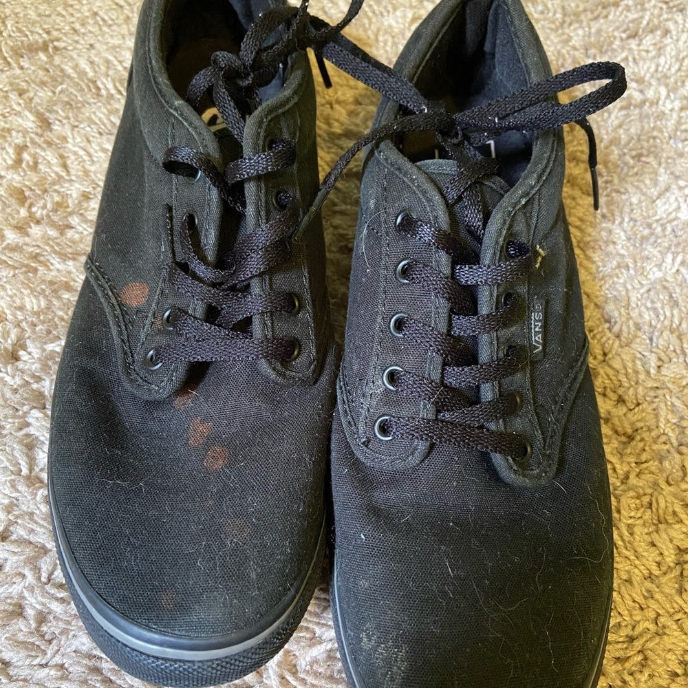 Black low top vans